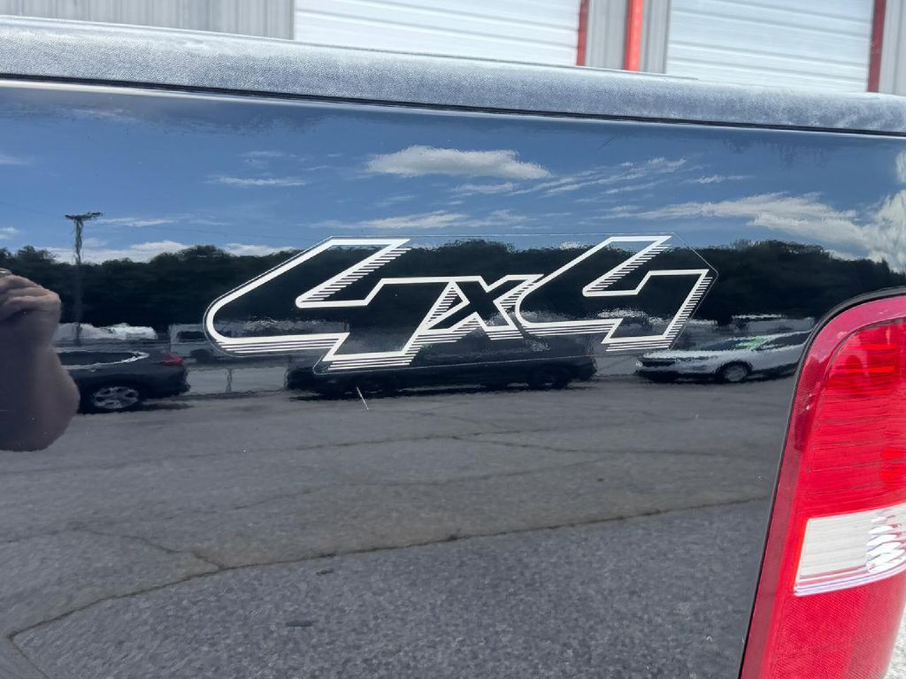 2004 Ford F-150 Image 25