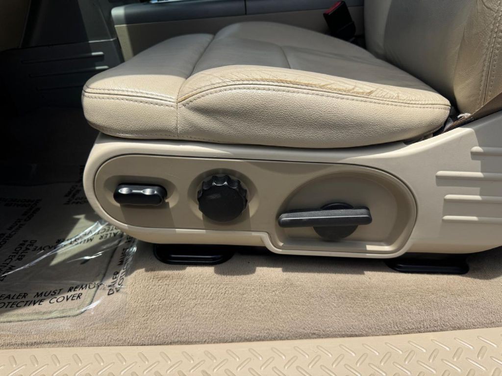 2004 Ford F-150 Image 36