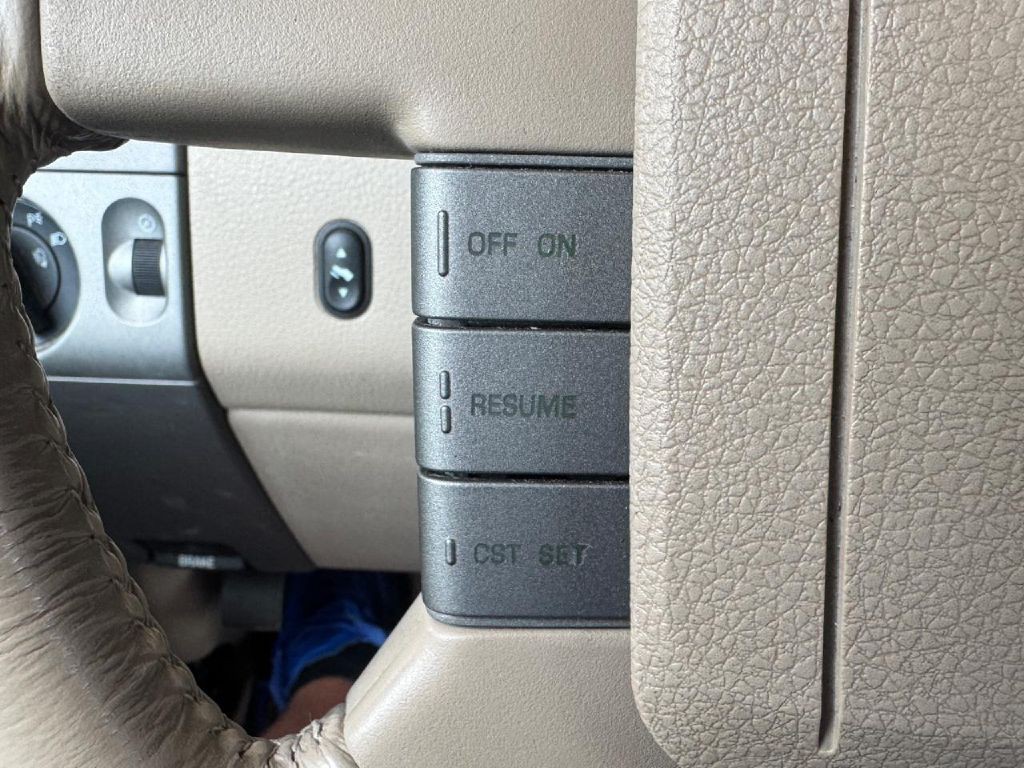 2004 Ford F-150 Image 44