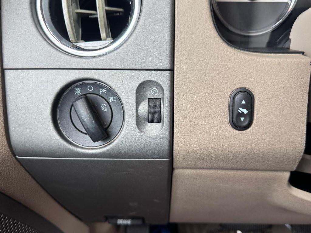 2004 Ford F-150 Image 45