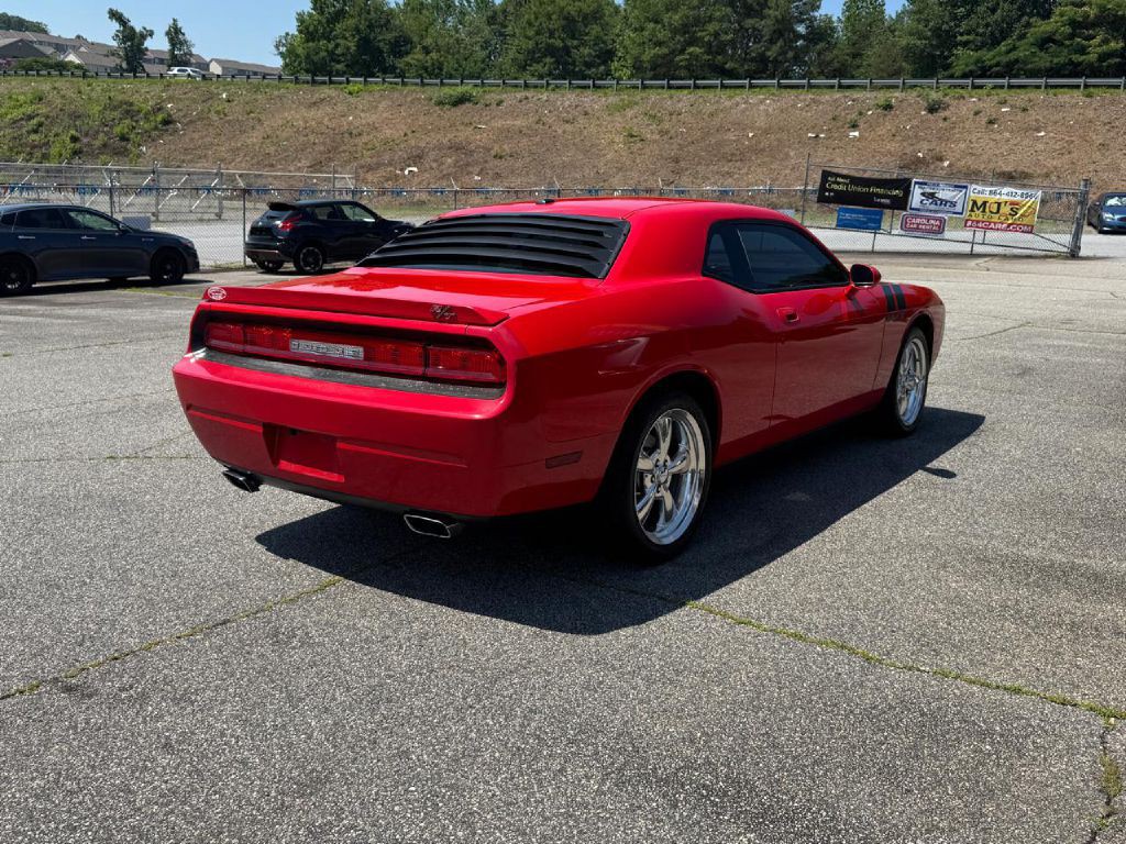 2009 Dodge Challenger Image 16