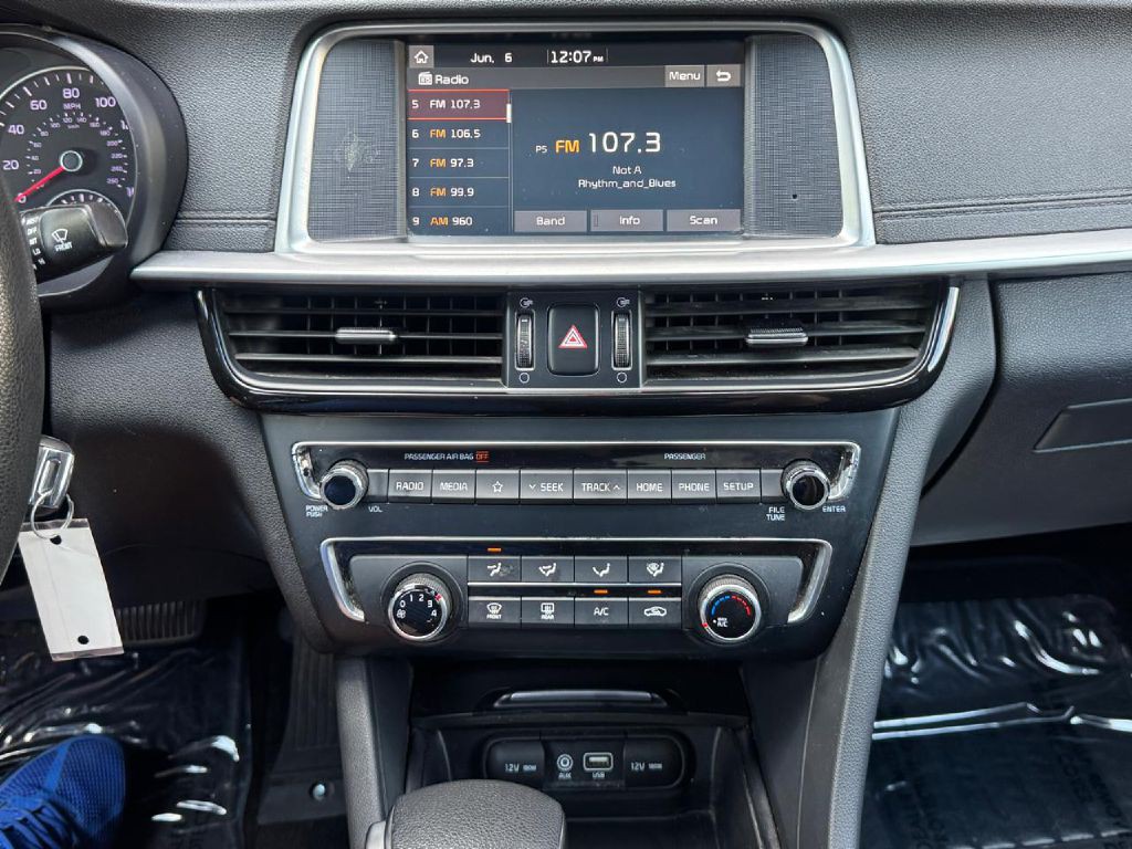2020 Kia Optima Image 38