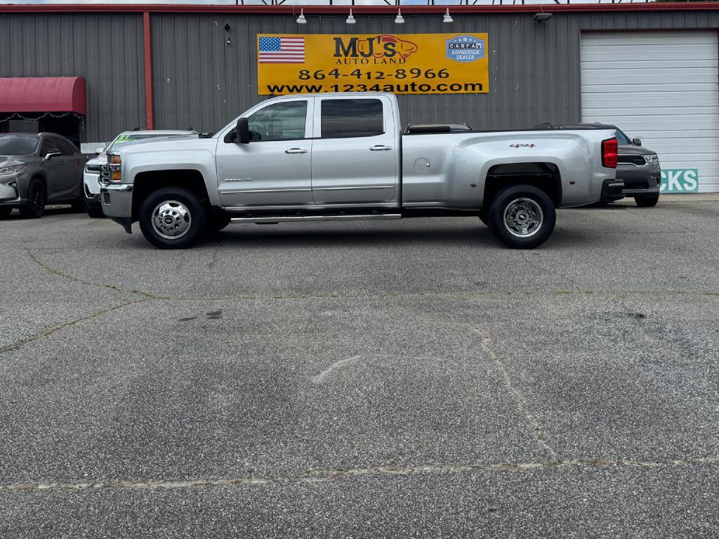 2015 Chevrolet Silverado 1500 Image 2