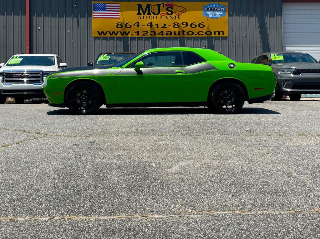 2017 Dodge Challenger Image 2