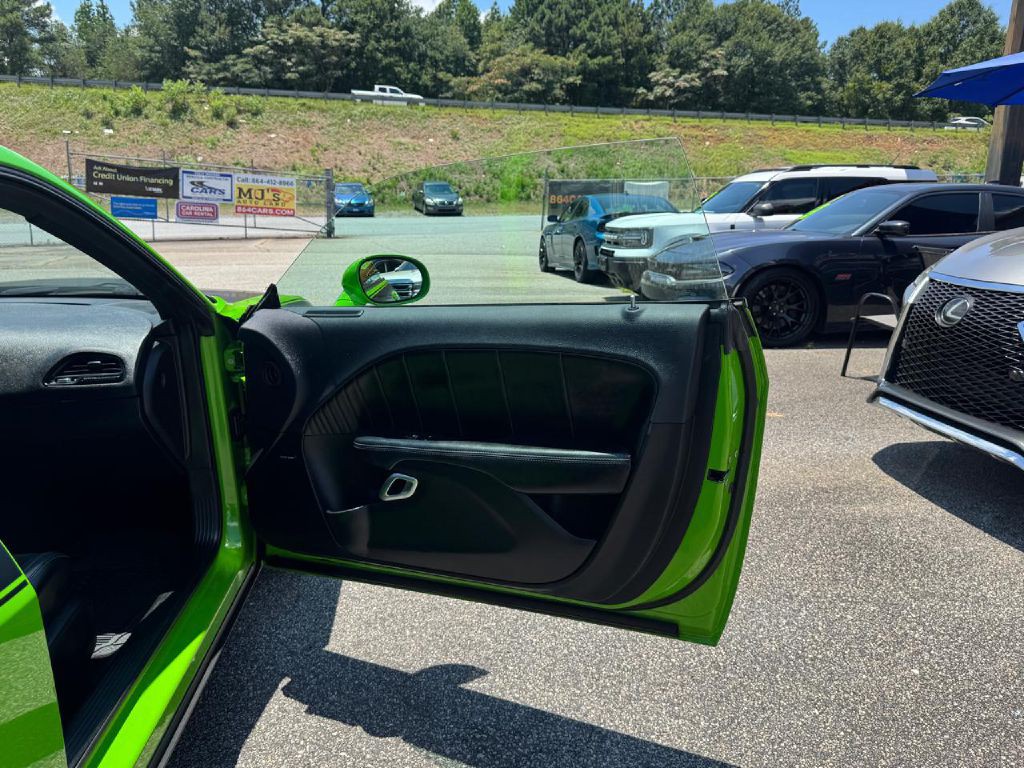 2017 Dodge Challenger Image 8