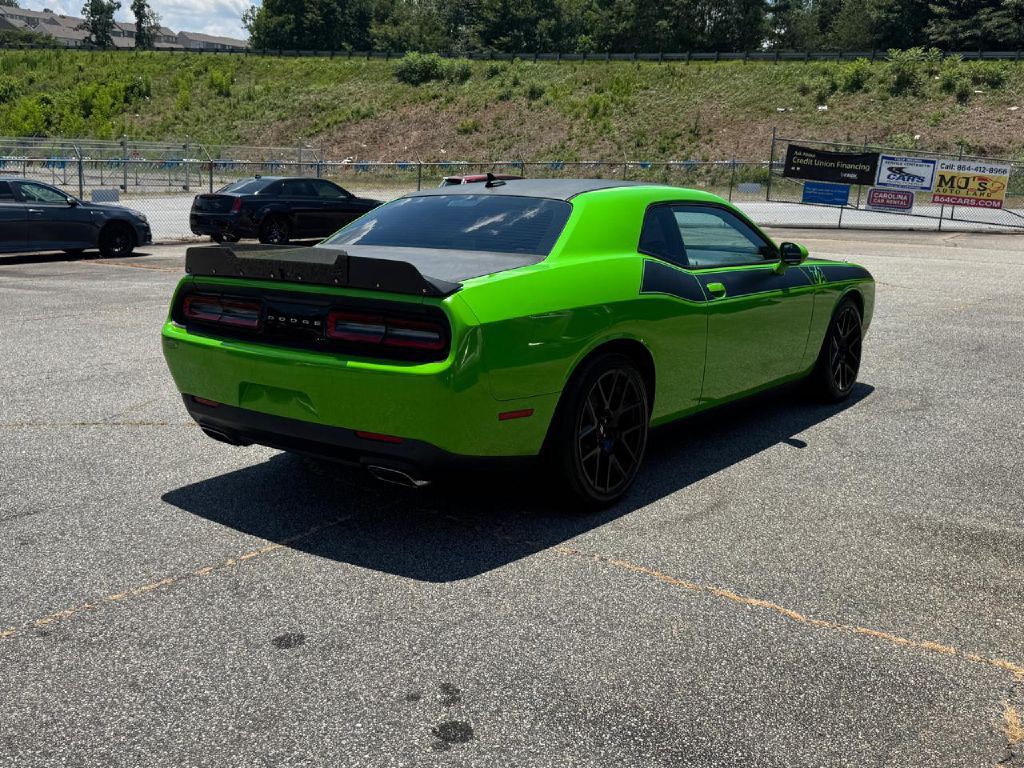 2017 Dodge Challenger Image 13
