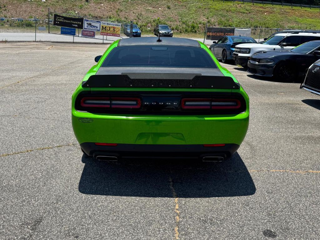 2017 Dodge Challenger Image 14