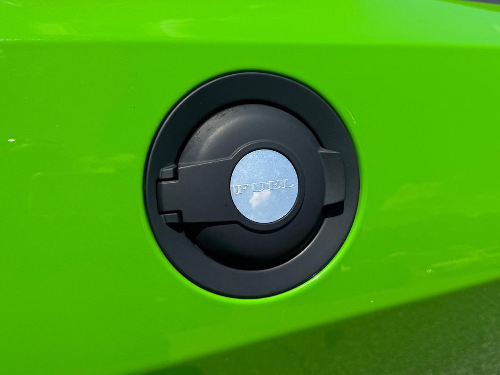 2017 Dodge Challenger Image 20