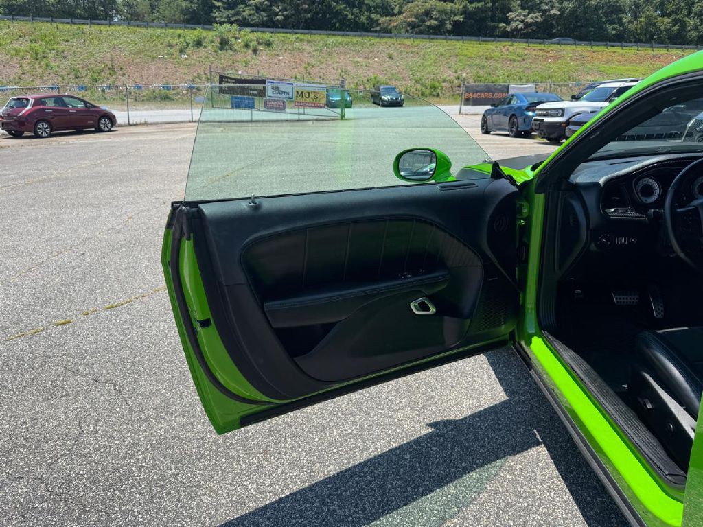 2017 Dodge Challenger Image 22
