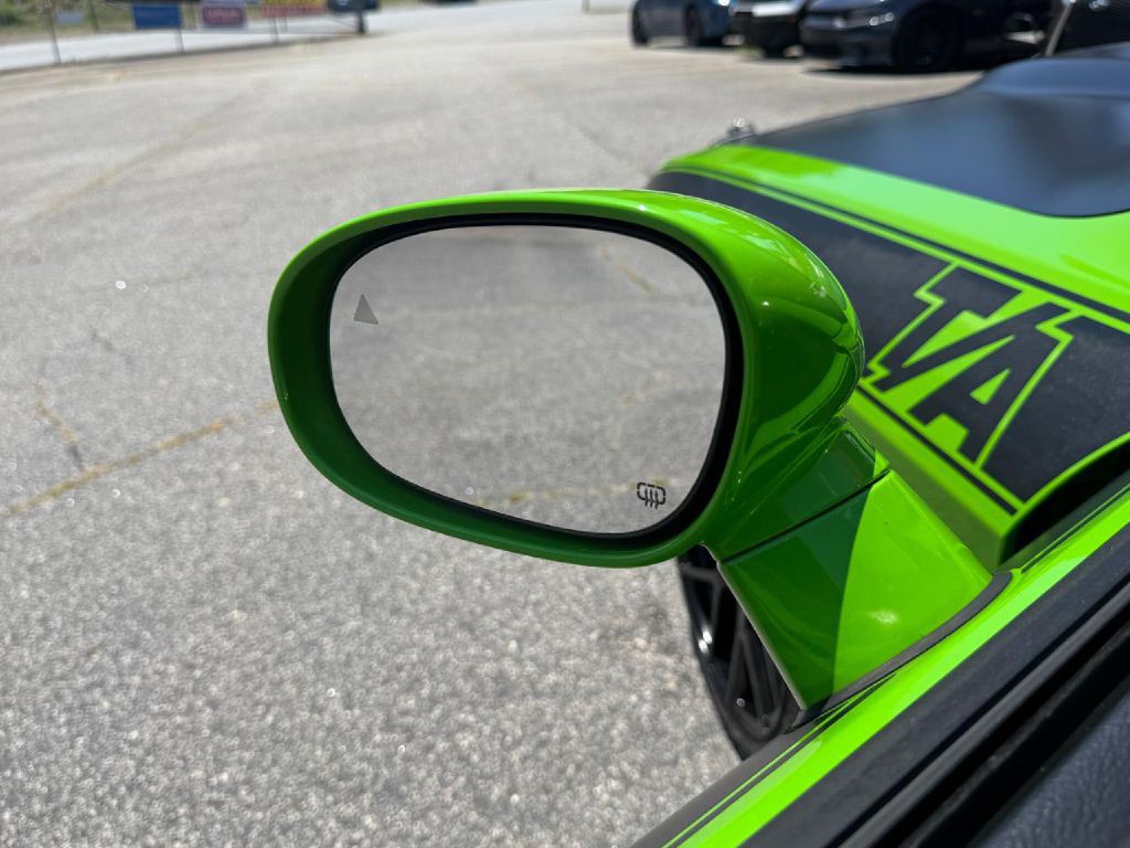 2017 Dodge Challenger Image 23