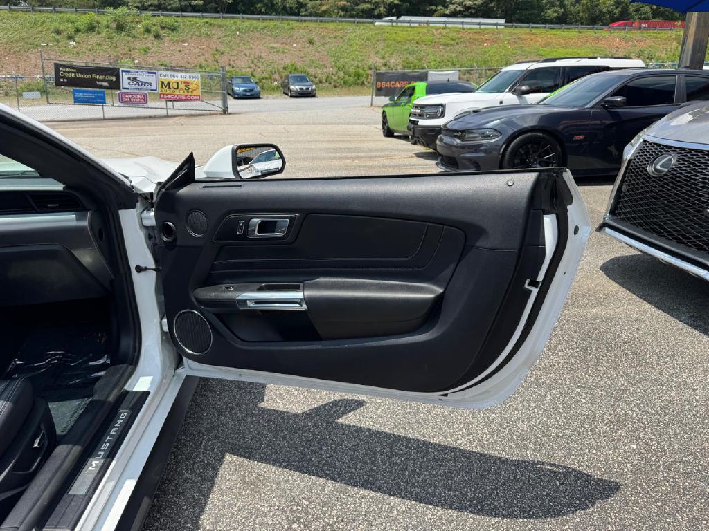 2019 Ford Mustang Image 10
