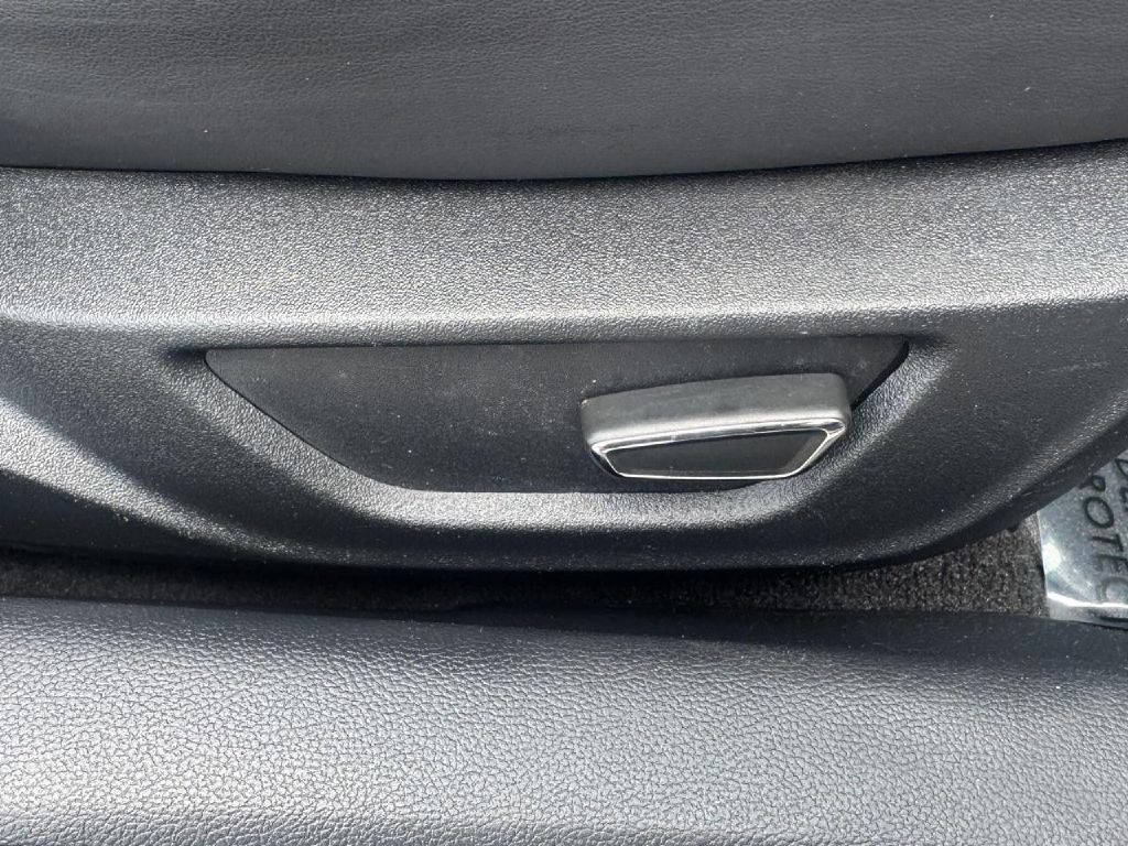 2019 Ford Mustang Image 12