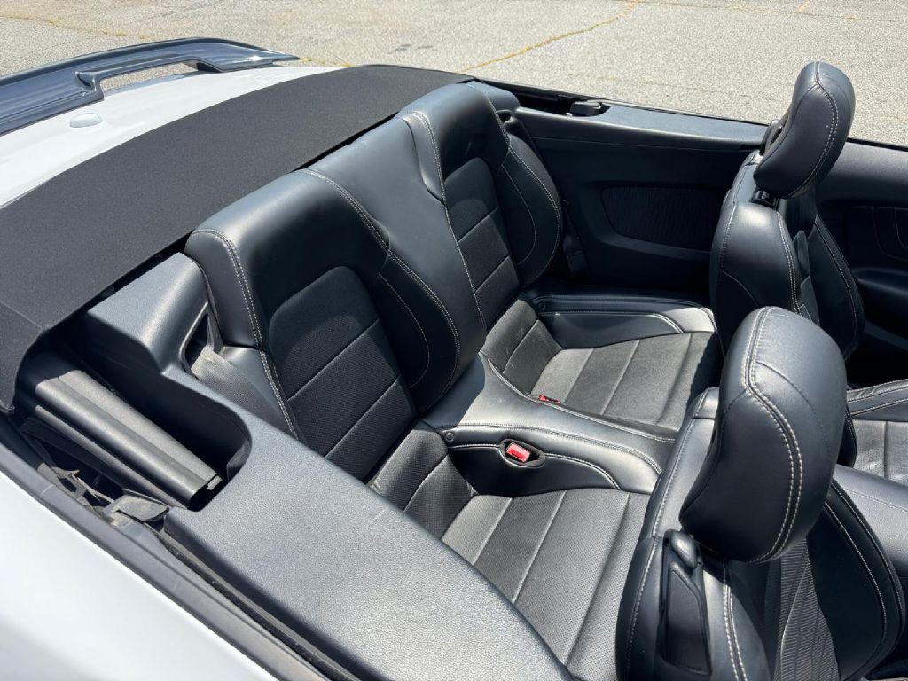 2019 Ford Mustang Image 14