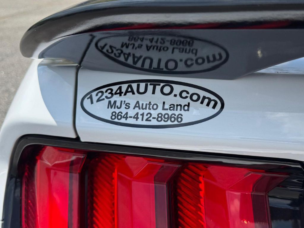 2019 Ford Mustang Image 21