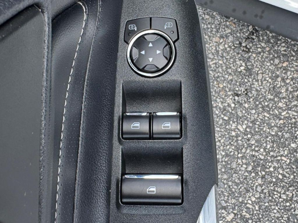 2019 Ford Mustang Image 28