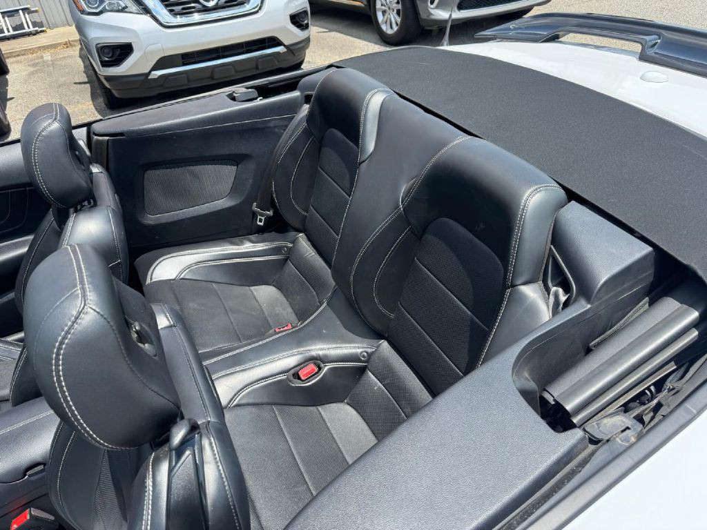 2019 Ford Mustang Image 31