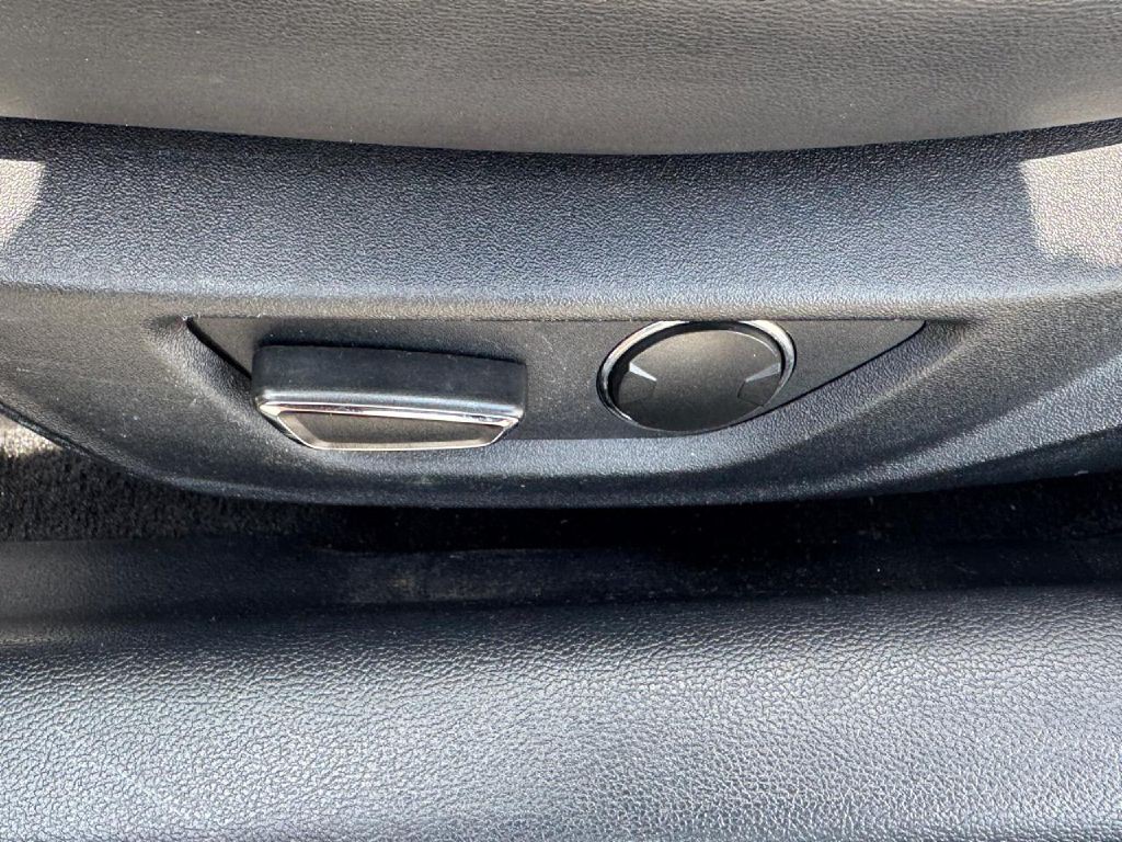 2019 Ford Mustang Image 33