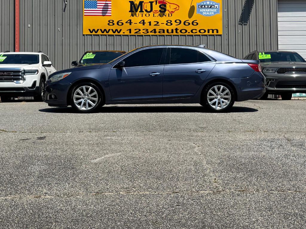 2015 Chevrolet Malibu Image 2
