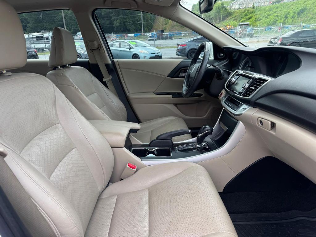 2015 Honda Accord Image 10