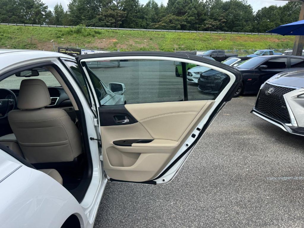 2015 Honda Accord Image 13