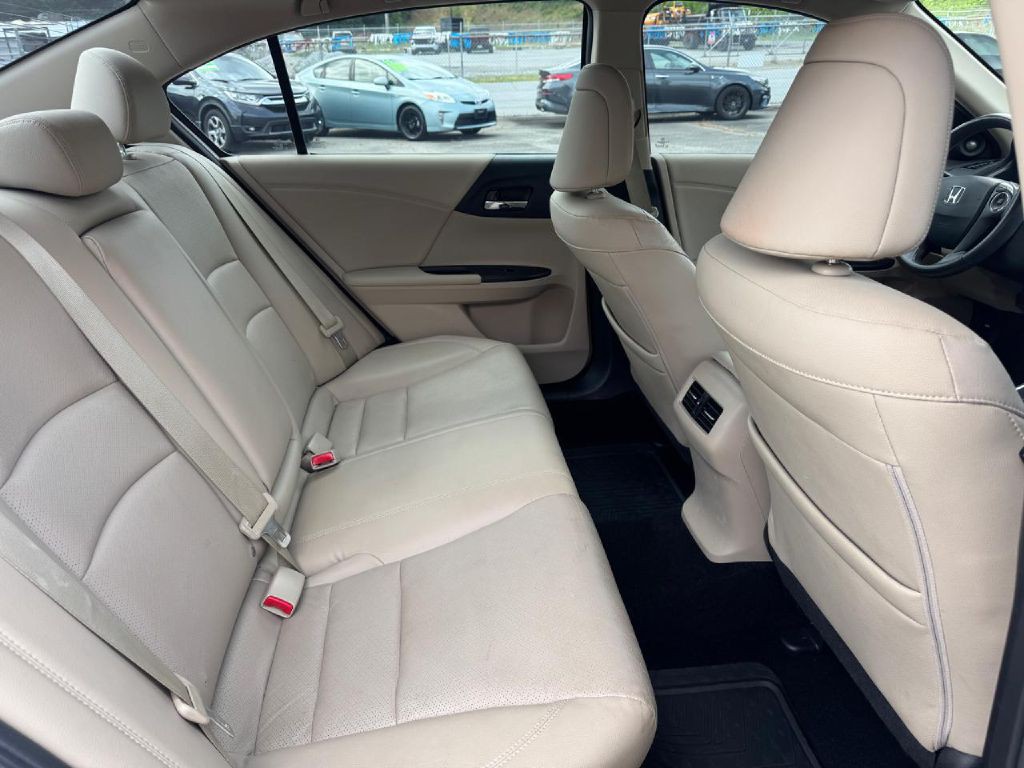 2015 Honda Accord Image 14