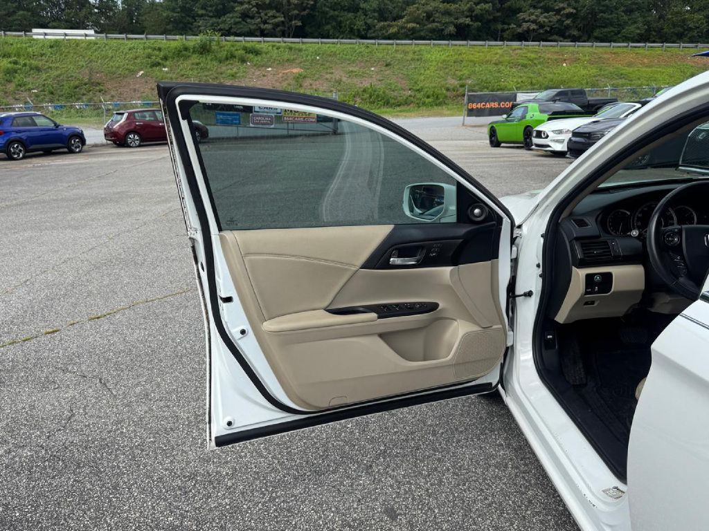 2015 Honda Accord Image 27