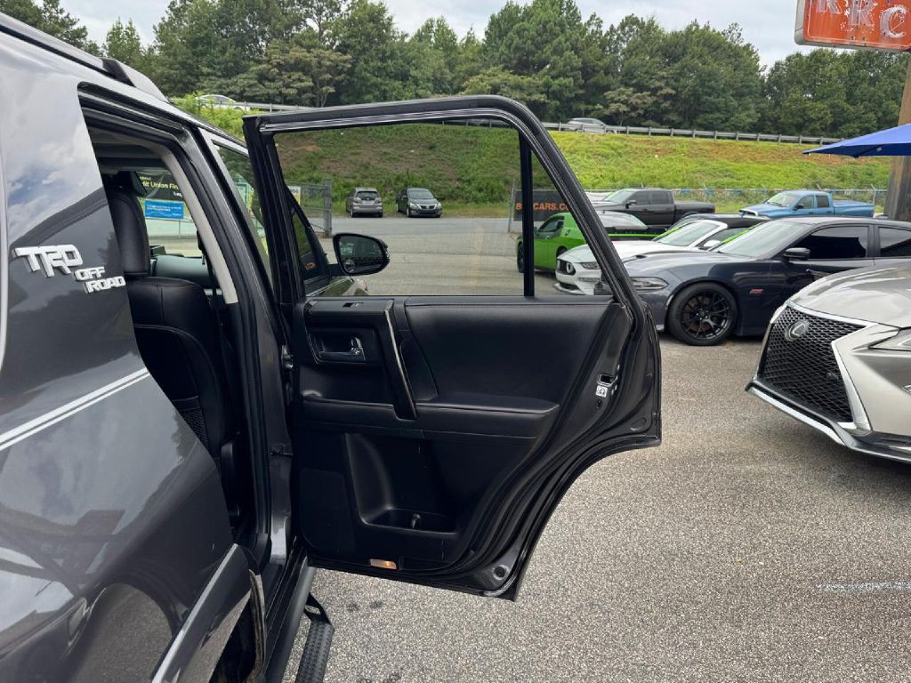 2021 Toyota 4Runner Image 13
