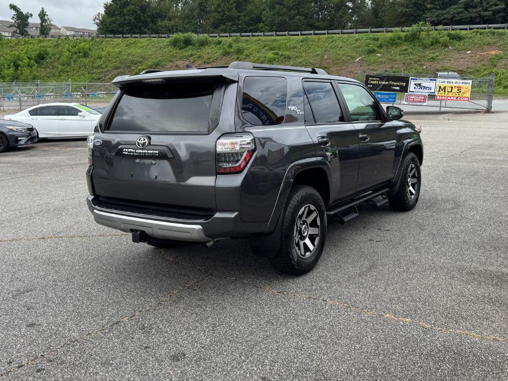 2021 Toyota 4Runner Image 17