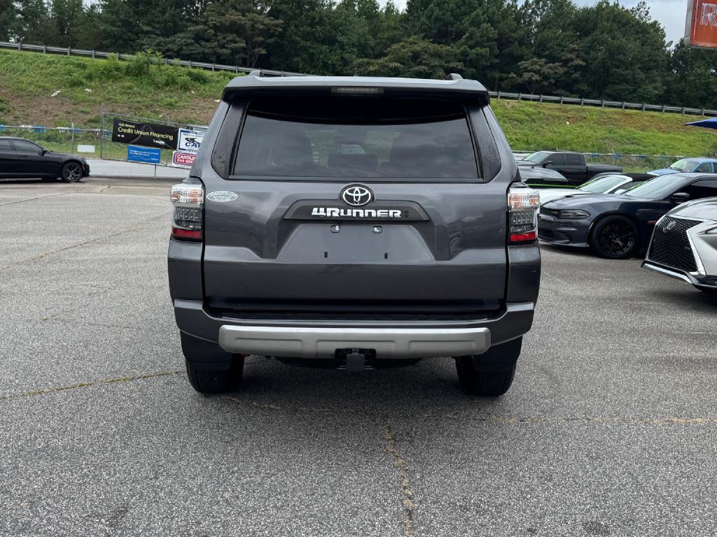 2021 Toyota 4Runner Image 18