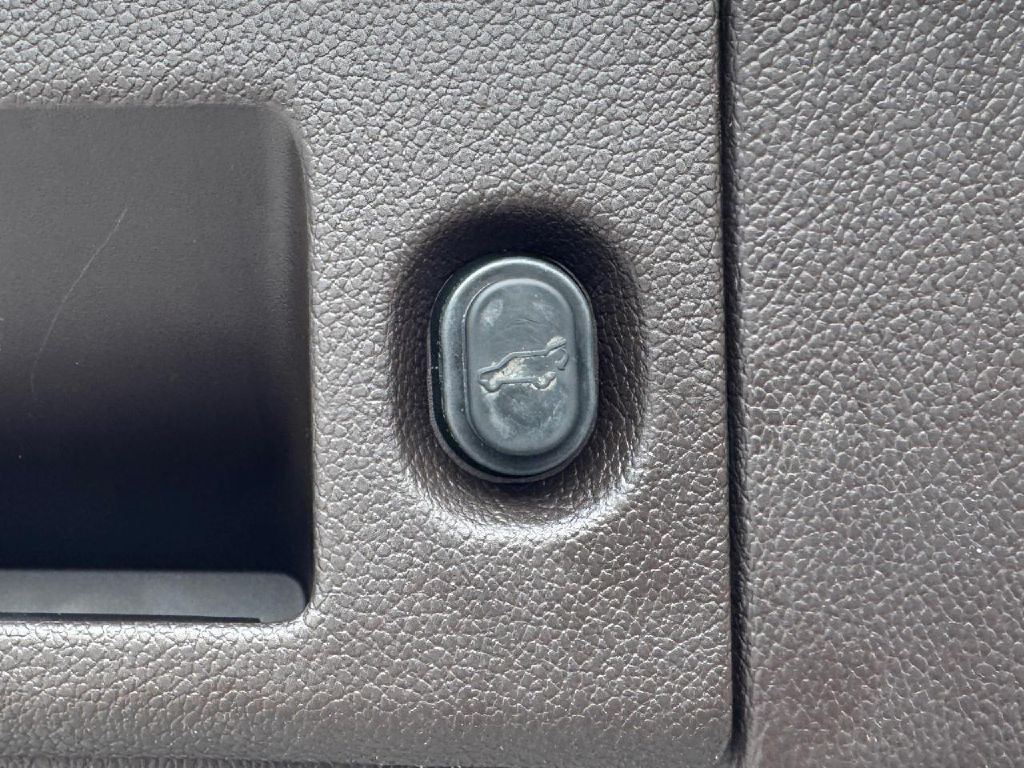 2018 GMC Yukon Image 28