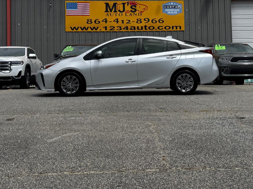 2020 Toyota Prius Image 2