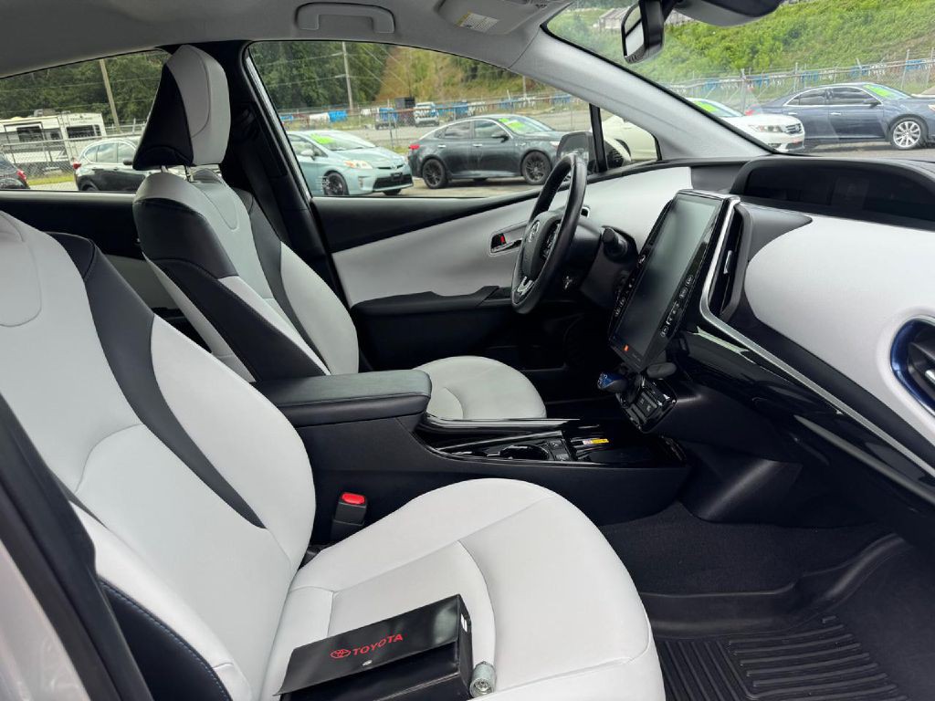2020 Toyota Prius Image 9