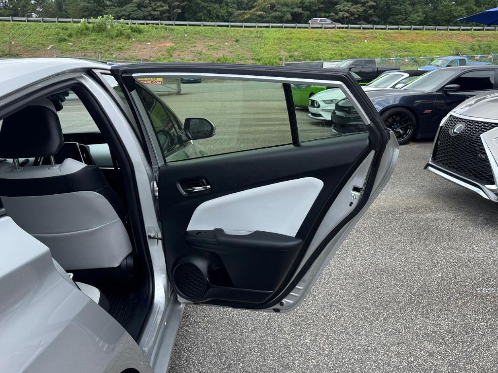 2020 Toyota Prius Image 10