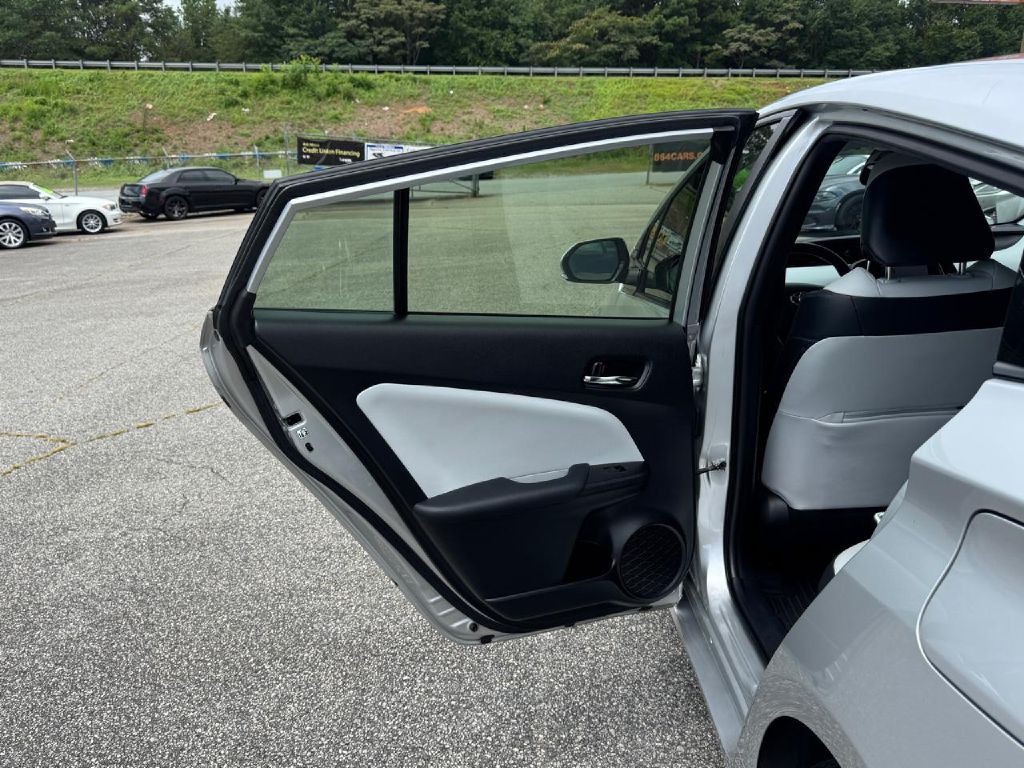 2020 Toyota Prius Image 23