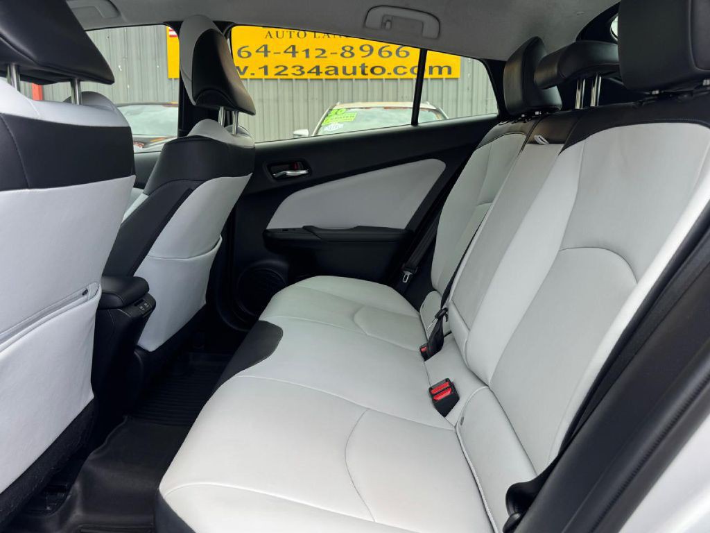 2020 Toyota Prius Image 24