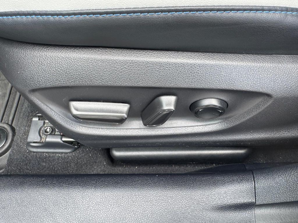 2020 Toyota Prius Image 30