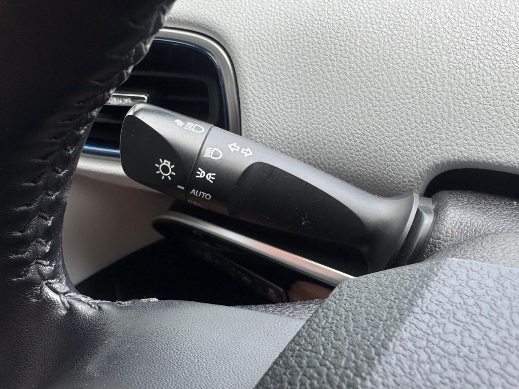 2020 Toyota Prius Image 35