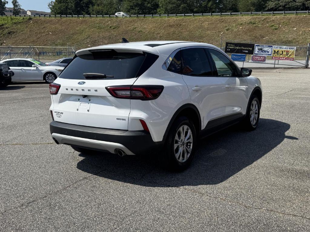 2024 Ford Escape Image 10