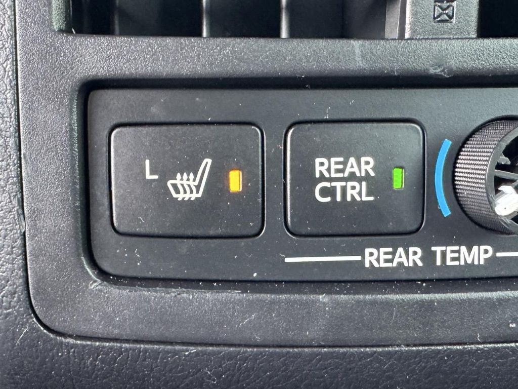 2013 Toyota Avalon Image 28