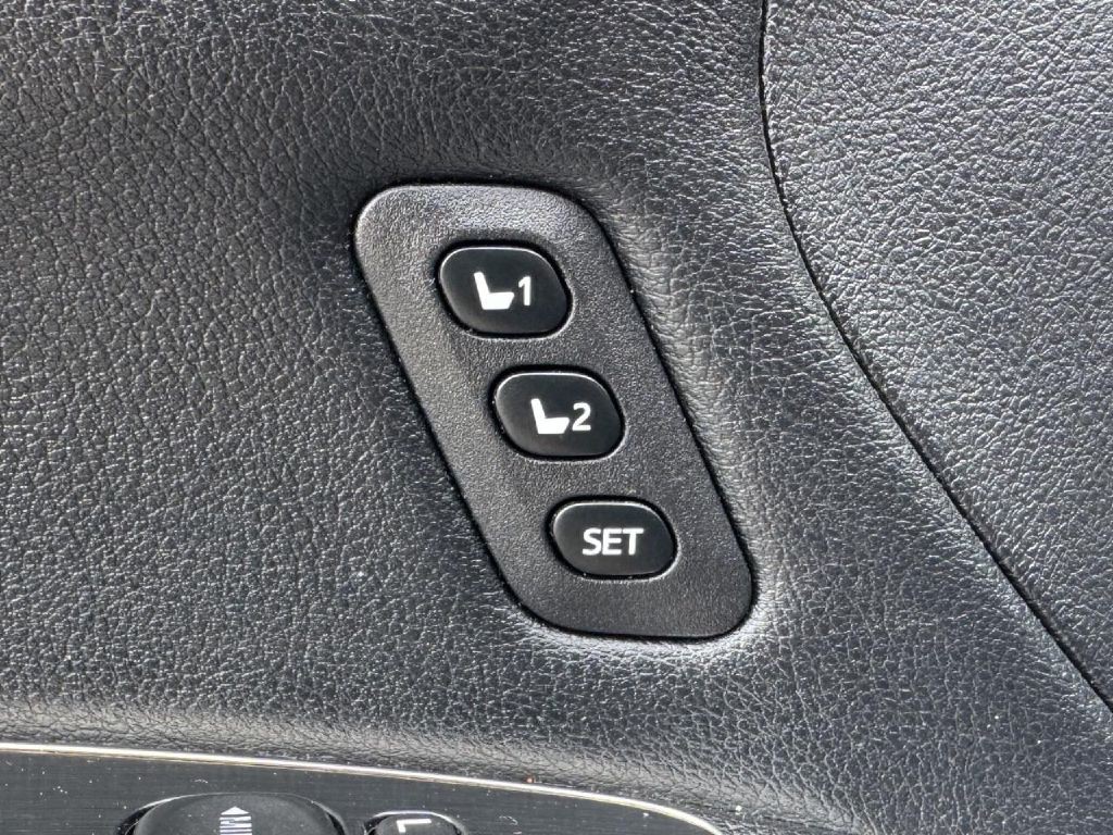 2013 Toyota Avalon Image 33