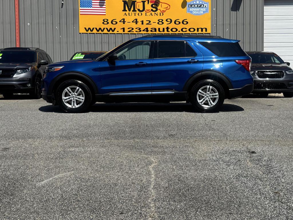 2021 Ford Explorer Image 2