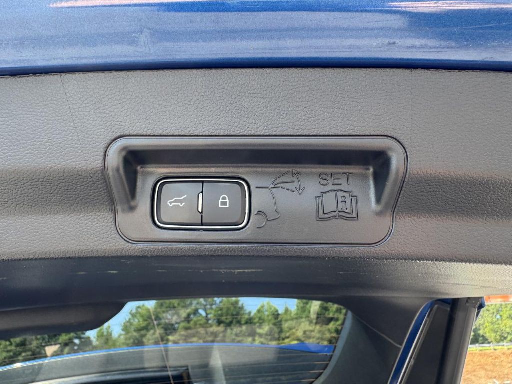 2021 Ford Explorer Image 23
