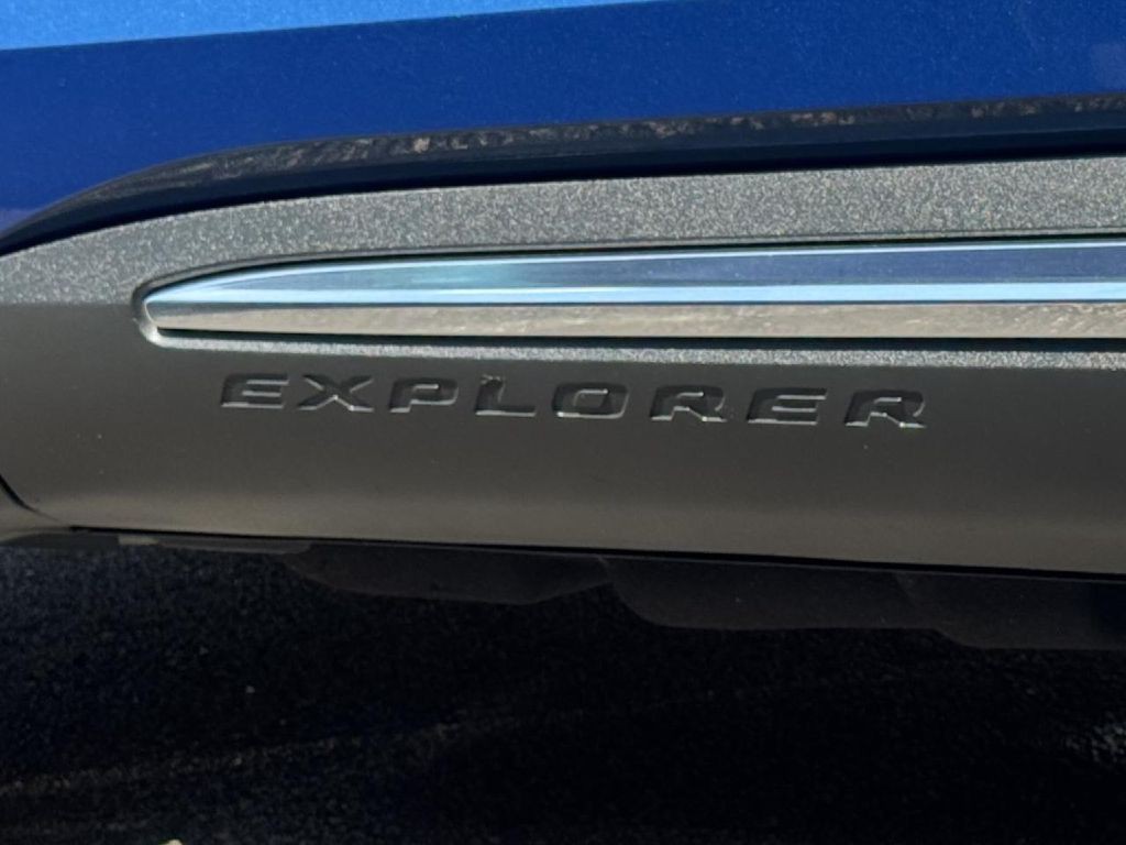 2021 Ford Explorer Image 37