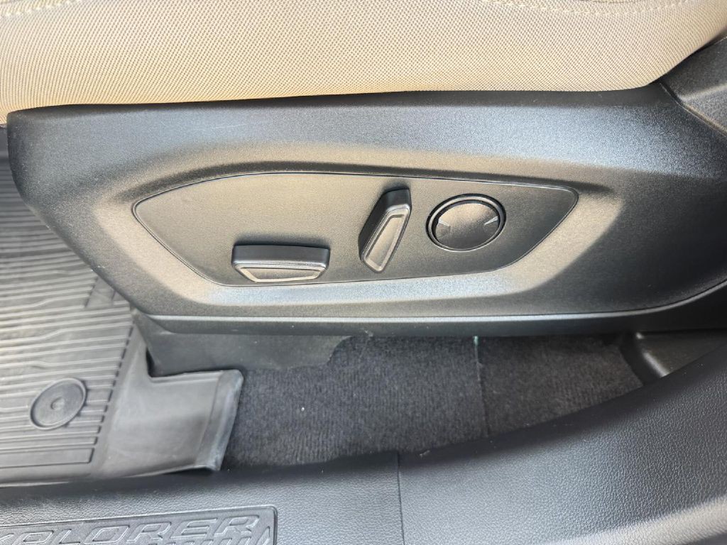 2021 Ford Explorer Image 43