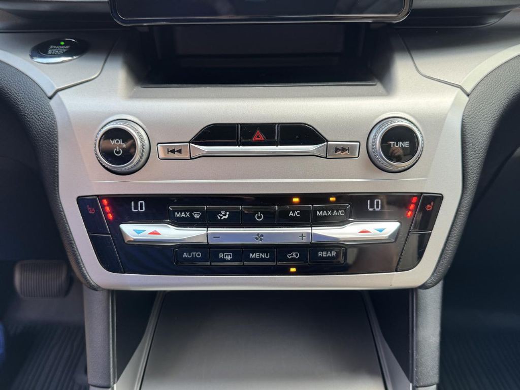 2021 Ford Explorer Image 61