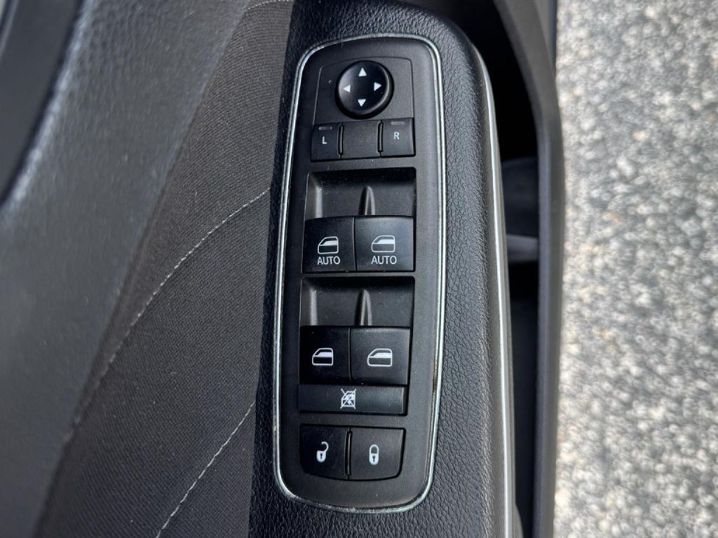 2021 Dodge Charger Image 24