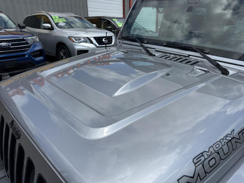 2017 Jeep Wrangler Unlimited Image 5