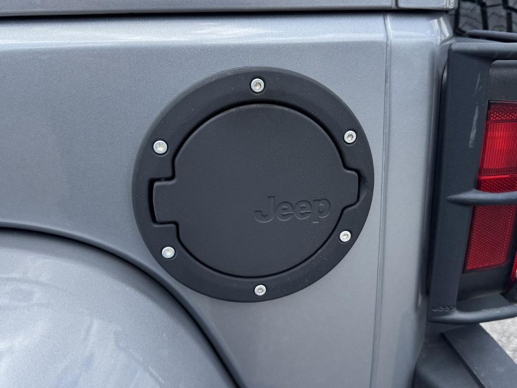 2017 Jeep Wrangler Unlimited Image 32