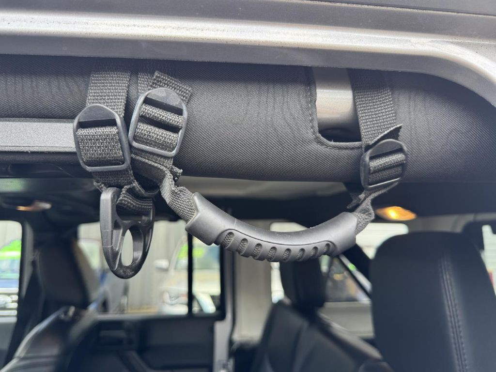 2017 Jeep Wrangler Unlimited Image 37