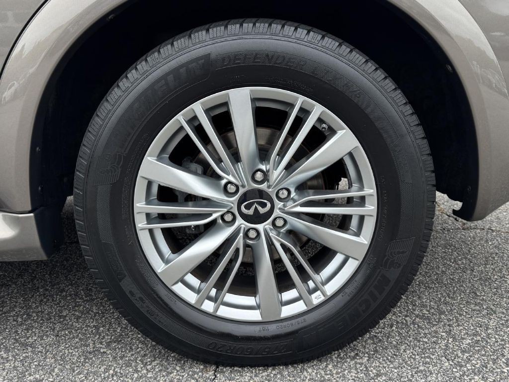 2018 INFINITI QX80 Image 28
